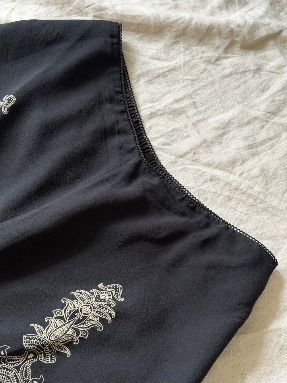 Vintage 100% silk Black Maxi skirt hankerchief hem whimsical paisley accent - Picture 10 of 16
